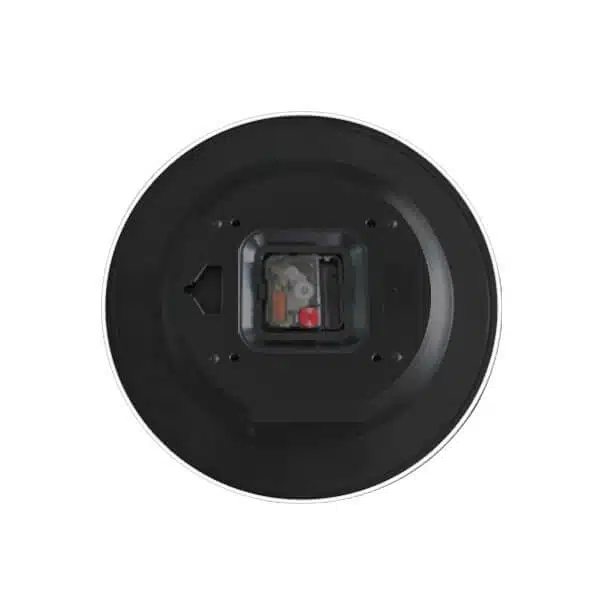 Laikrodis kabinamas ant sienos su slapta kamera